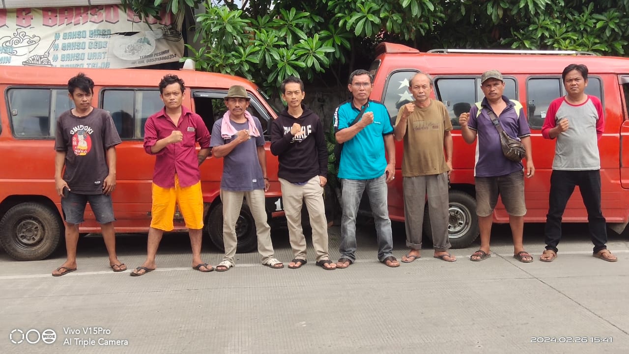 Rugikan supir angkot K11, Pemkot Bekasi diminta evaluasi trayek bus TransPatriot 