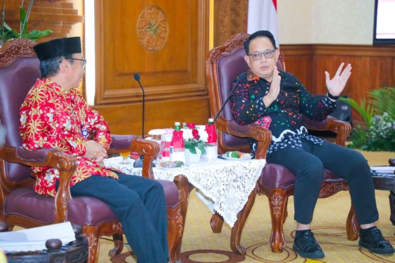 Pj Gubernur Jatim tegaskan akuntabilitas dan transparansi keuangan Pj Gubernur Jatim tegaskan akuntabilitas dan transparansi keuangan