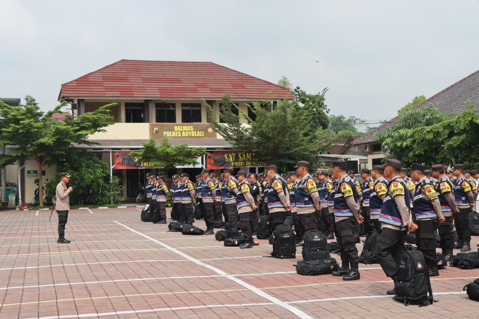 Kapolres Boyolali cek kesiapan perlengkapan personel pengamanan TPS Kapolres Boyolali cek kesiapan perlengkapan personel pengamanan TPS