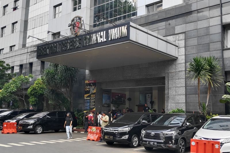 Rektor UP batal hadiri pemeriksaan di Polda Metro Jaya Rektor UP batal hadiri pemeriksaan di Polda Metro Jaya