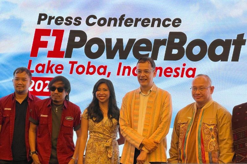 Danau Toba dan Bali menarik bagi turis high spender menurut Kemenkomarves Danau Toba dan Bali menarik bagi turis high spender menurut Kemenkomarves