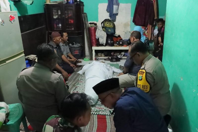 KPU sebut Ketua KPPS TPS 70 Rawa Badak Utara meninggal karena kurang sehat KPU sebut Ketua KPPS TPS 70 Rawa Badak Utara meninggal karena kurang sehat