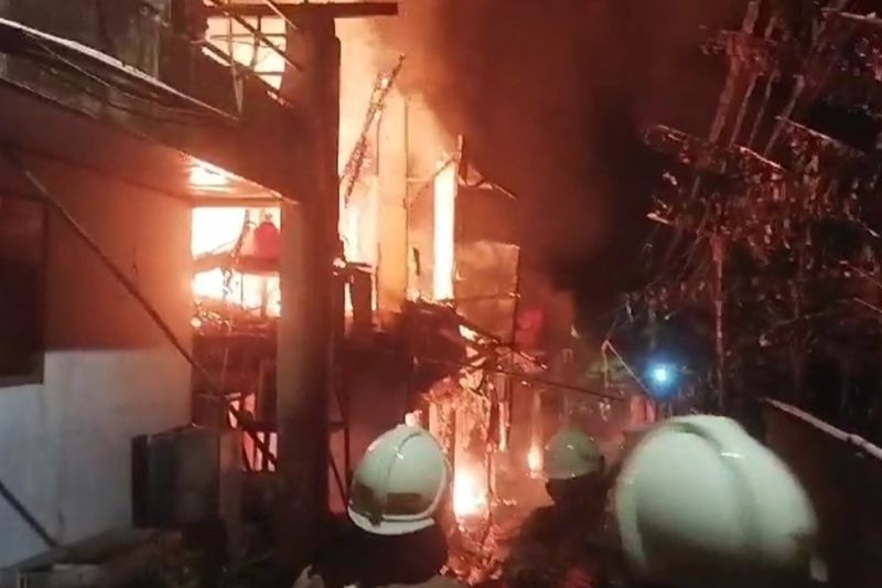 10 kontrakan di Kembangan ludes terbakar 10 kontrakan di Kembangan ludes terbakar