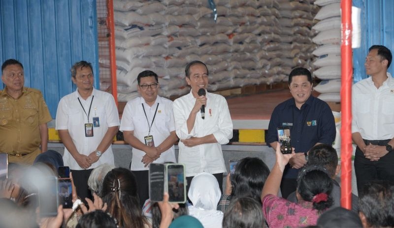 Presiden Jokowi serahkan bantuan pangan CBP di Bitung