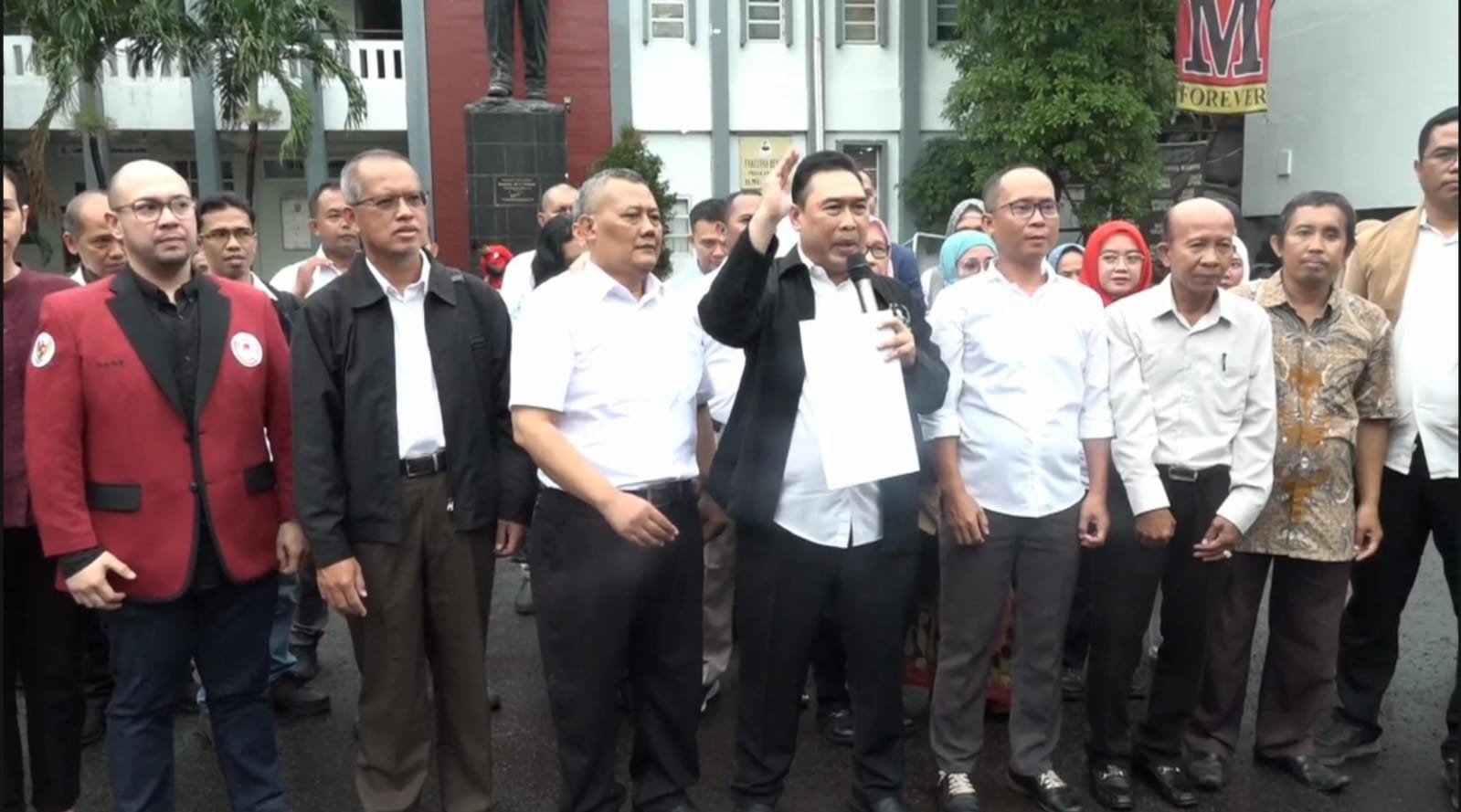 Cegah kemunduran demokrasi, sivitas akademik UBK keluarkan petisi Cegah kemunduran demokrasi, sivitas akademik UBK keluarkan petisi
