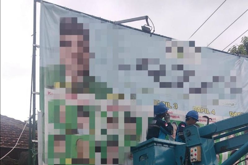 Bawaslu Blitar awasi media sosial antisipasi provokasi di hari tenang Bawaslu Blitar awasi media sosial antisipasi provokasi di hari tenang