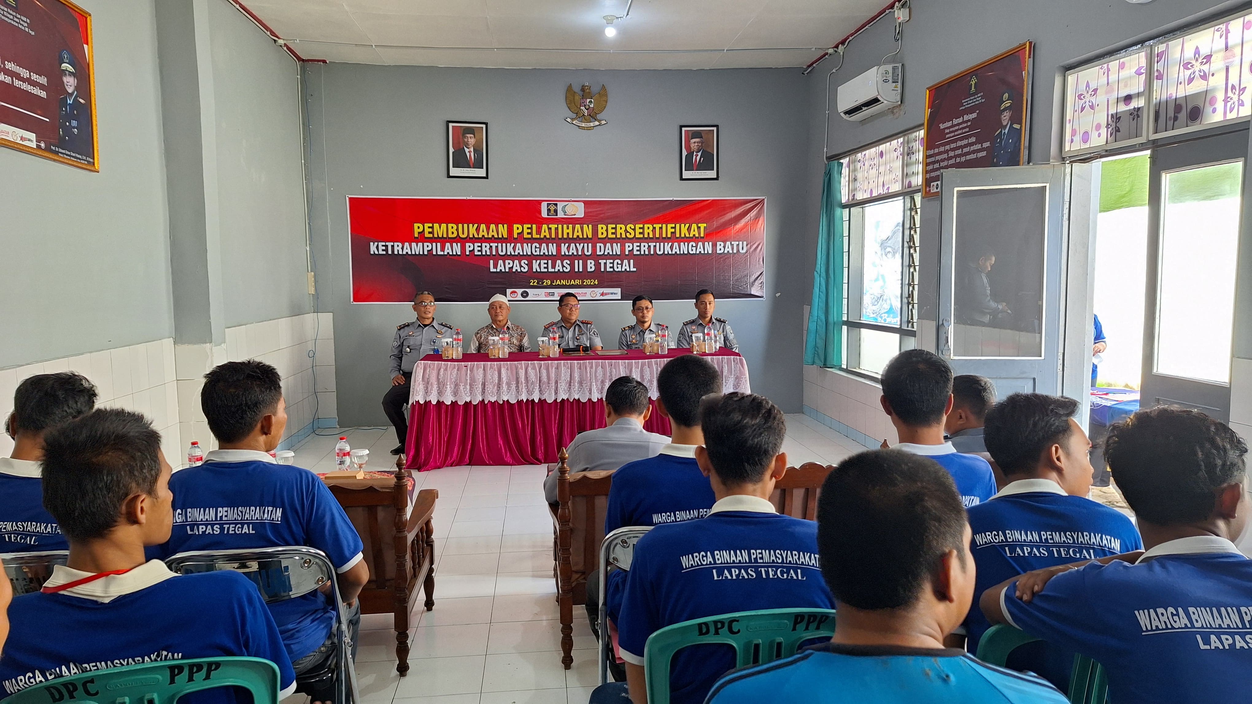 Kalapas Kelas IIB Tegal beri pelatihan keterampilan dan pertukangan kepada narapidana Kalapas Kelas IIB Tegal beri pelatihan keterampilan dan pertukangan kepada narapidana