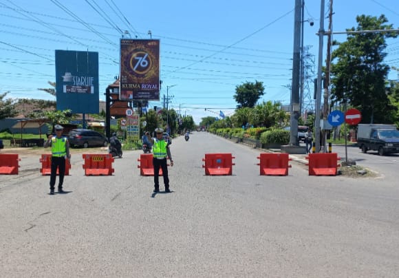 Banjir di Karanganyar Demak lumpuhkan jalur Pantura Kudus-Demak Banjir di Karanganyar Demak lumpuhkan jalur Pantura Kudus-Demak