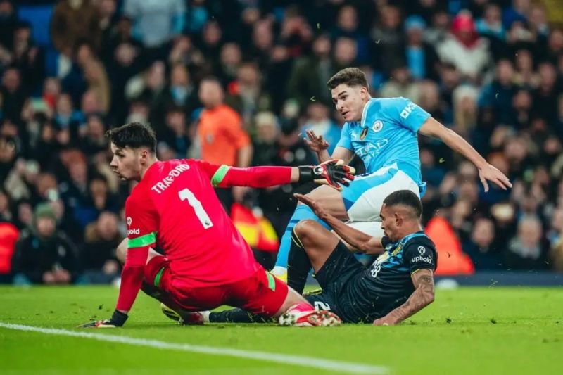 Manchester City sukses tekuk Burnley 3-2