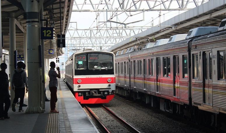 KAI Commuter minta maaf atas gangguan sarana KRL di Stasiun Cikini KAI Commuter minta maaf atas gangguan sarana KRL di Stasiun Cikini