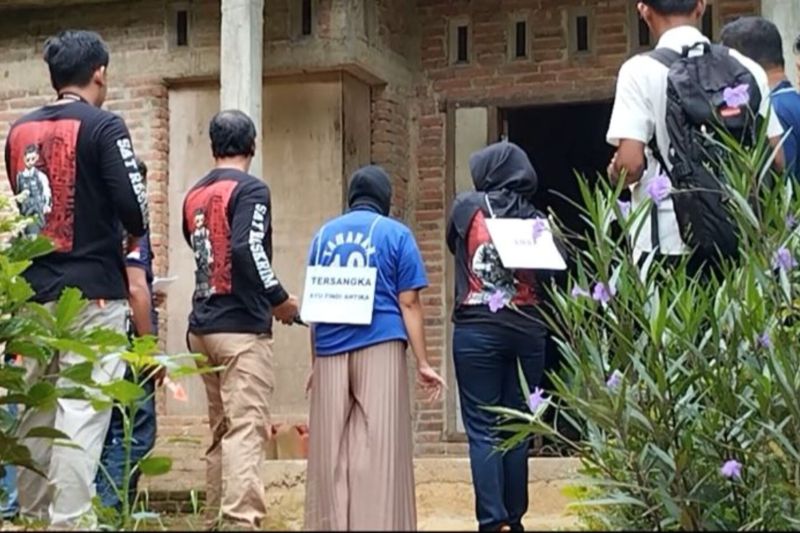 Polres Pacitan gelar rekonstruksi kasus kopi sianida tewaskan pelajar Polres Pacitan gelar rekonstruksi kasus kopi sianida tewaskan pelajar