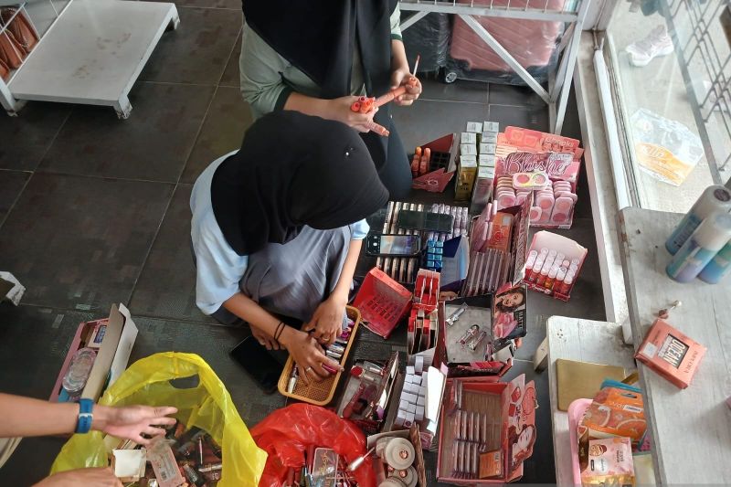 BPOM Gorontalo intensifikasi pemeriksaan kosmetik BPOM Gorontalo intensifikasi pemeriksaan kosmetik