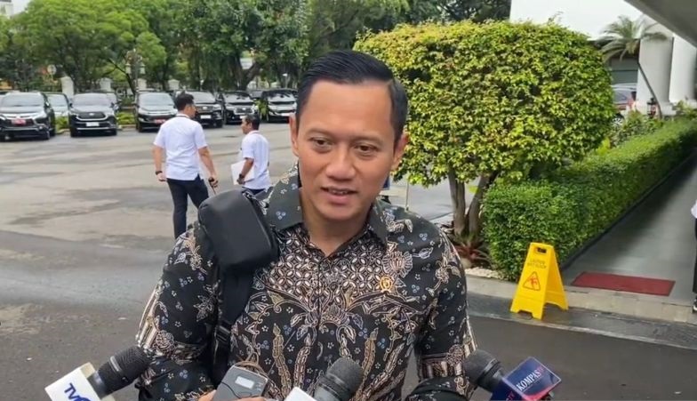 Perdana hadiri rapat paripurna, AHY membawa ransel Perdana hadiri rapat paripurna, AHY membawa ransel
