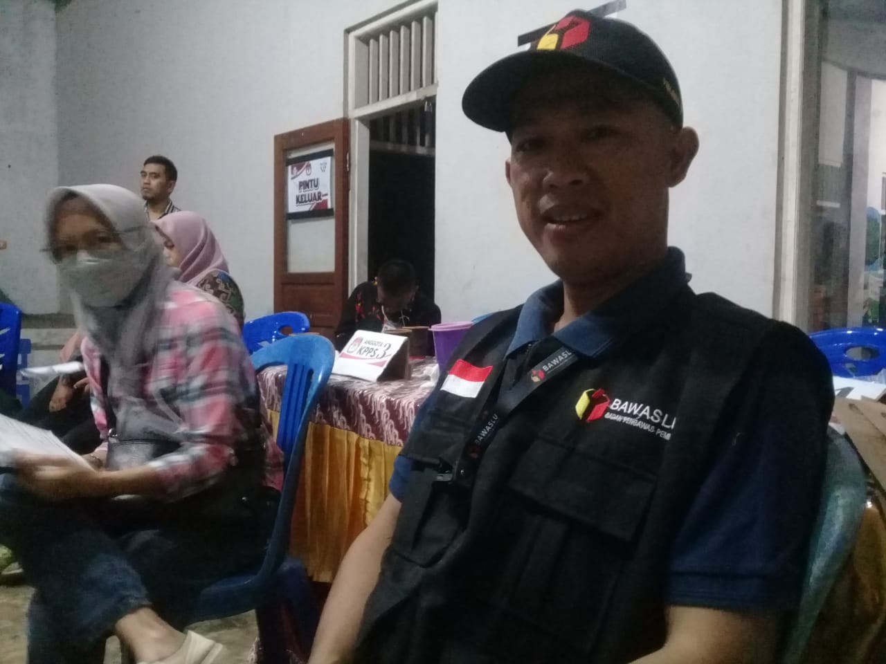 Cerita Dani, pengawas TPS yang tetap semangat bertugas mengawal proses pemilu Cerita Dani, pengawas TPS yang tetap semangat bertugas mengawal proses pemilu