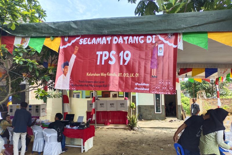 Kapolda dan Wali Kota Bandarlampung tinjau pelaksanaan PSU Kapolda dan Wali Kota Bandarlampung tinjau pelaksanaan PSU