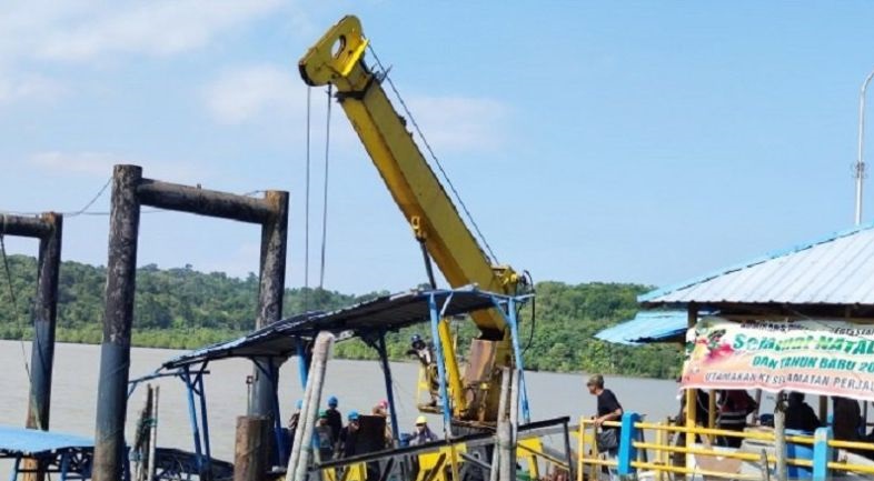 PT Timah evakuasi pelabuhan rakyat tenggelam akibat cuaca buruk PT Timah evakuasi pelabuhan rakyat tenggelam akibat cuaca buruk