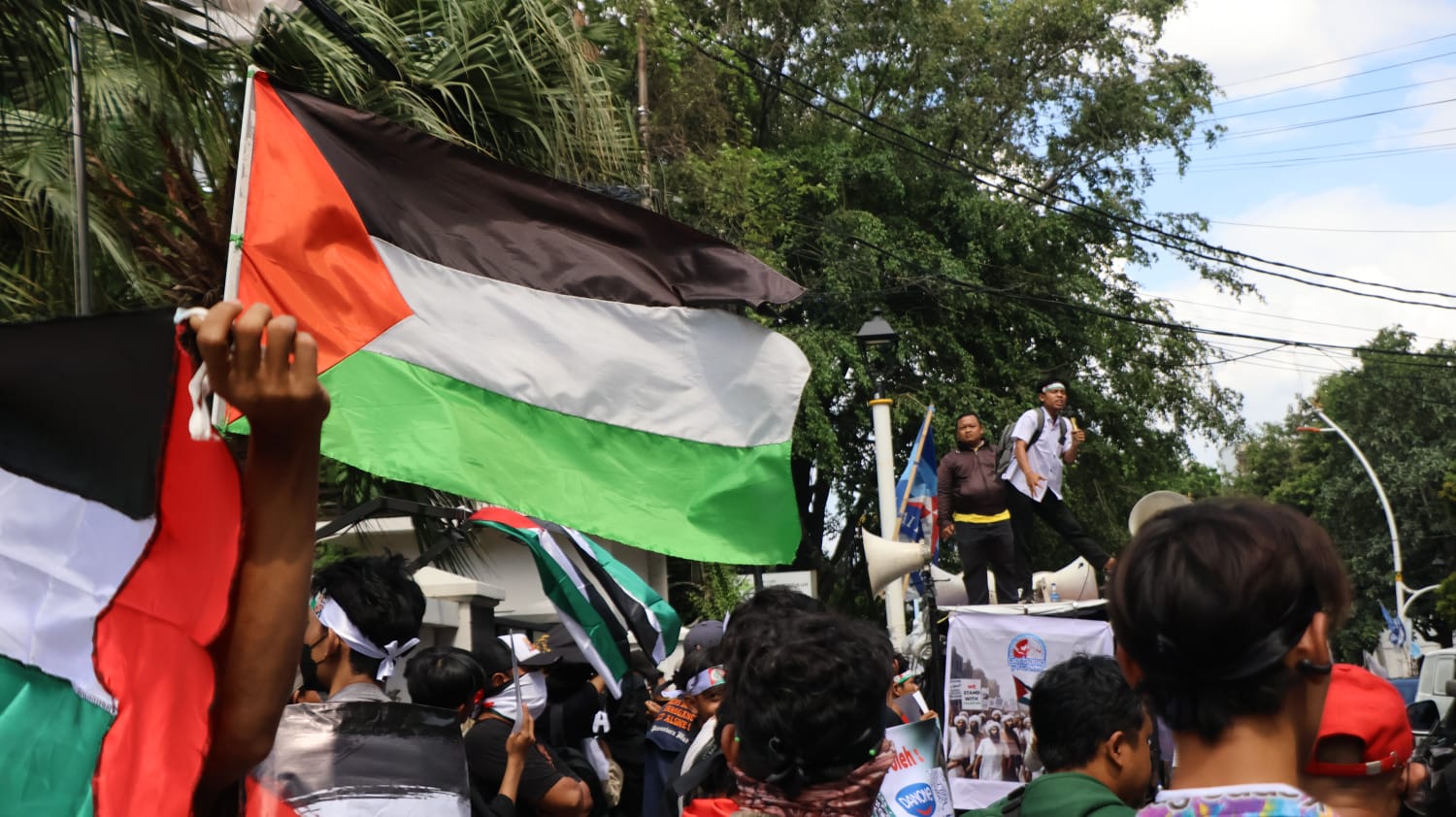 YKMI, Gerbang Pronas dan relawan capres gelar aksi tindaklanjuti fatwa MUI soal boikot produk Israel YKMI, Gerbang Pronas dan relawan capres gelar aksi tindaklanjuti fatwa MUI soal boikot produk Israel