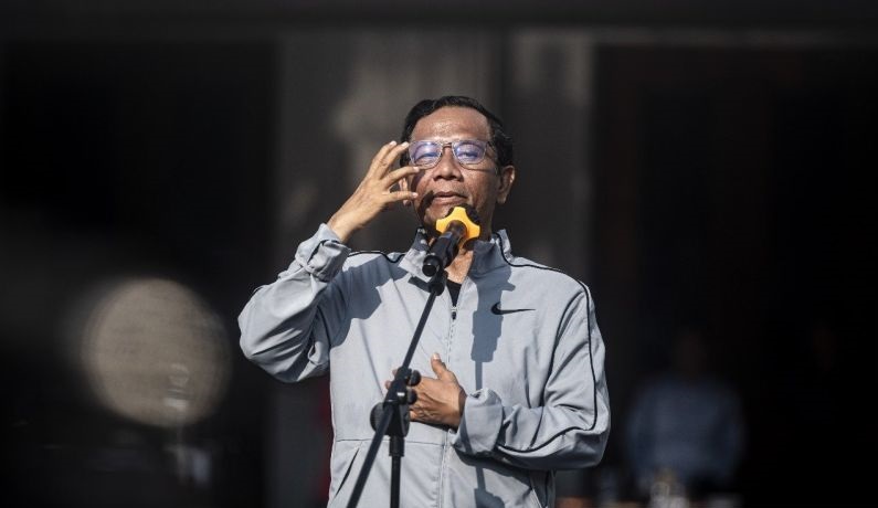 Mahfud tak ambil pusing jika ada intel ikuti dirinya