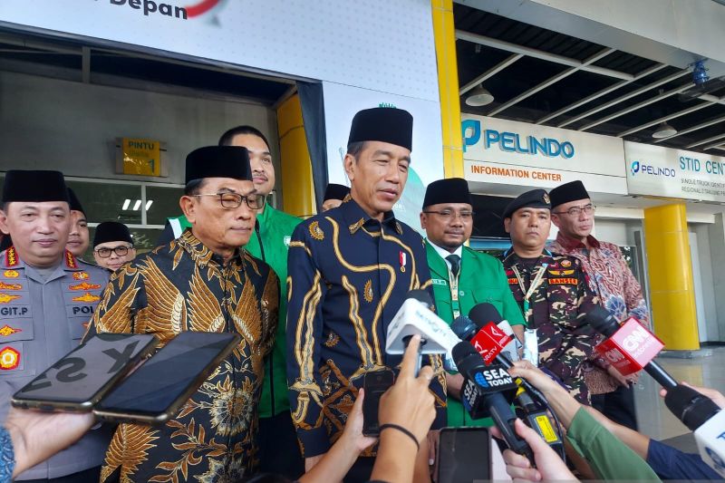 Jokowi siapkan keppres soal pengunduran diri Mahfud Jokowi siapkan keppres soal pengunduran diri Mahfud