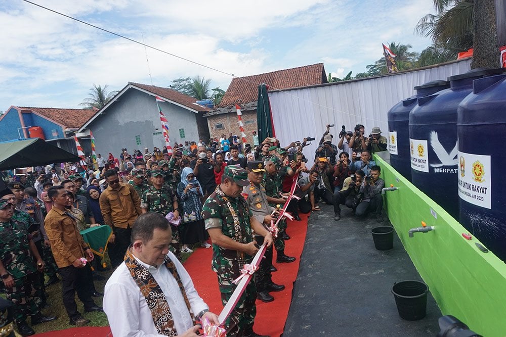 Pangkostrad dampingi Kasad resmikan Program Peningkatan Kesejahteraan Desa di Banyumas Pangkostrad dampingi Kasad resmikan Program Peningkatan Kesejahteraan Desa di Banyumas