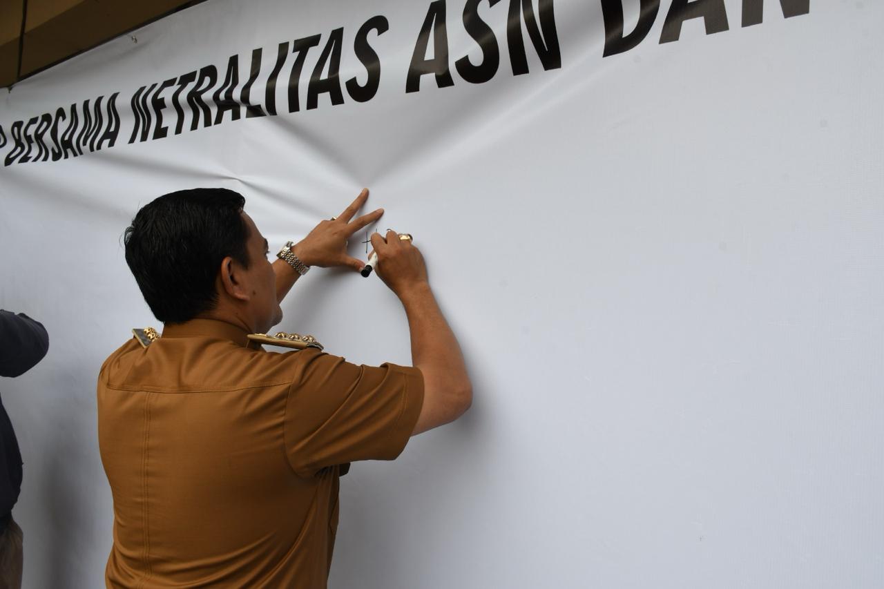 ASN di Majalengka komitmen jaga netralitas Pemilu 2024 ASN di Majalengka komitmen jaga netralitas Pemilu 2024