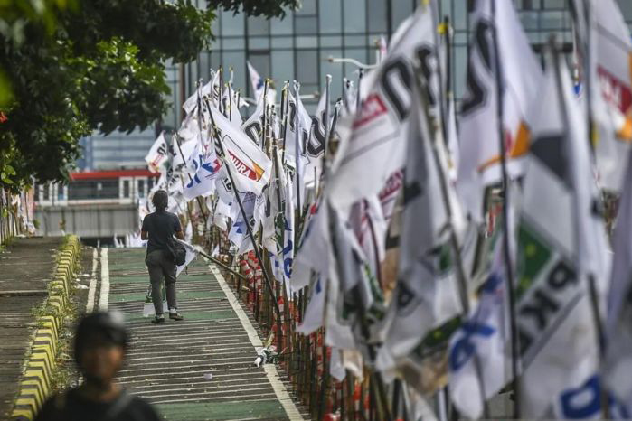 Bawaslu DKI kekurangan personel untuk penertiban APK Bawaslu DKI kekurangan personel untuk penertiban APK