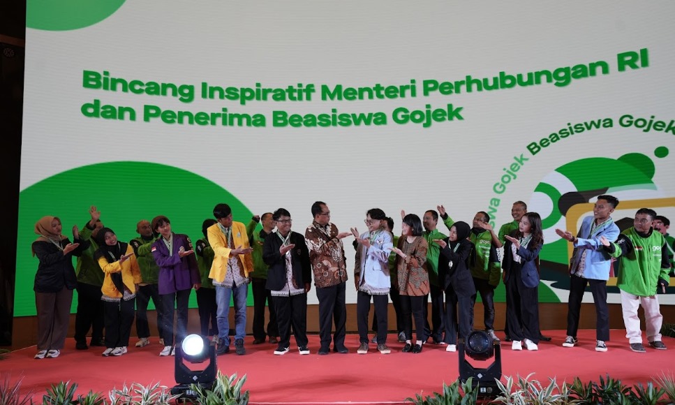 GoTo bagikan ratusan bea siswa kepada mitra driver dan keluarga GoTo bagikan ratusan bea siswa kepada mitra driver dan keluarga