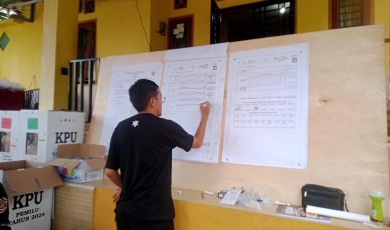 KPU Kota Bengkulu apresiasi kinerja KPPS KPU Kota Bengkulu apresiasi kinerja KPPS