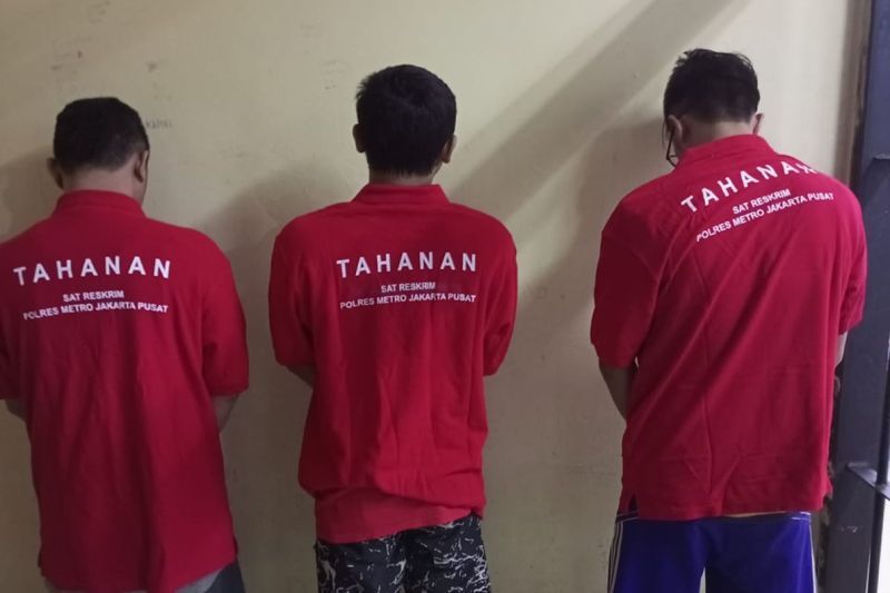 Tiga dari enam DPO yang kabur dari Polsek Tanah Abang berhasil ditangkap Tiga dari enam DPO yang kabur dari Polsek Tanah Abang berhasil ditangkap