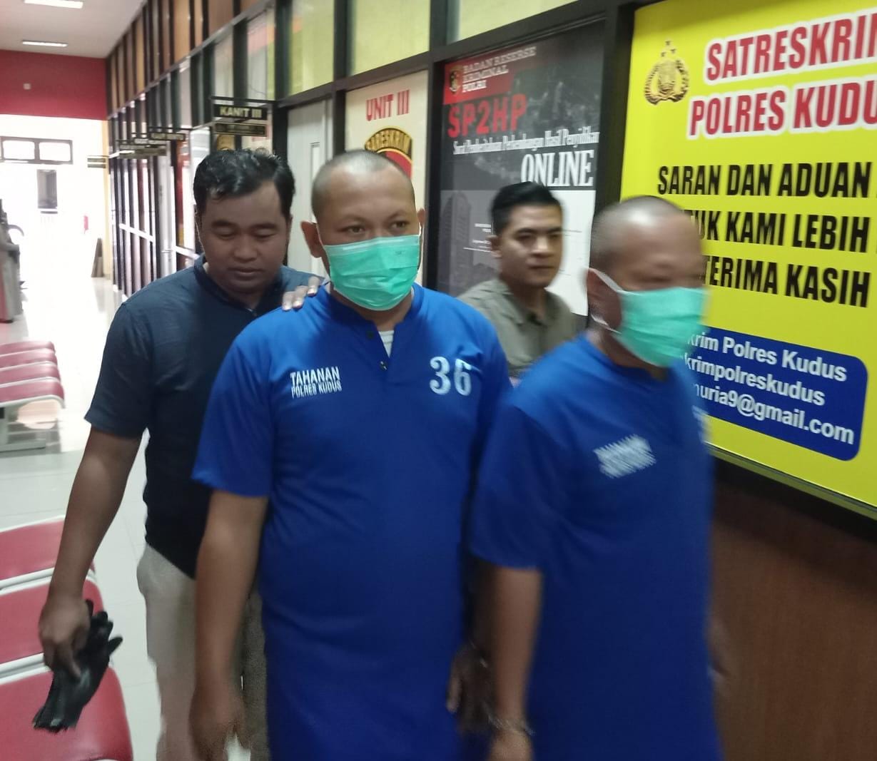 Satreskrim Polres Kudus bekuk dua pencuri kabel Telkom Satreskrim Polres Kudus bekuk dua pencuri kabel TelkomÂ