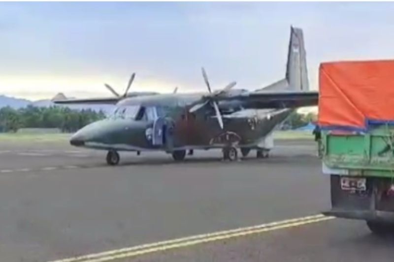 TNI - Polri kawal ketat distribusi surat suara ke perbatasan Malaysia TNI - Polri kawal ketat distribusi surat suara ke perbatasan Malaysia