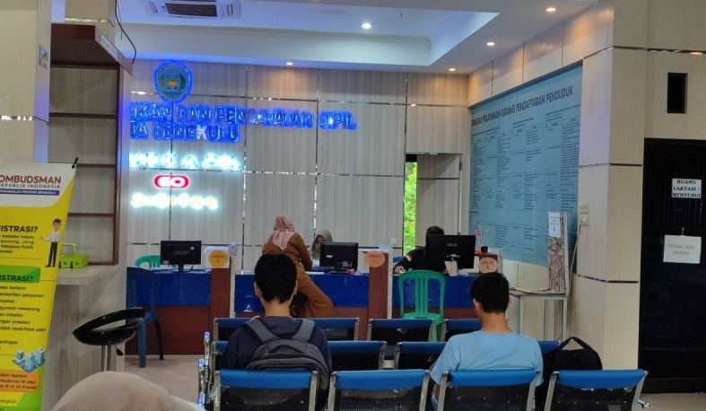 Dukcapil Kota Bengkulu terima 10.000 blangko KTP elektronik Dukcapil Kota Bengkulu terima 10.000 blangko KTP elektronik