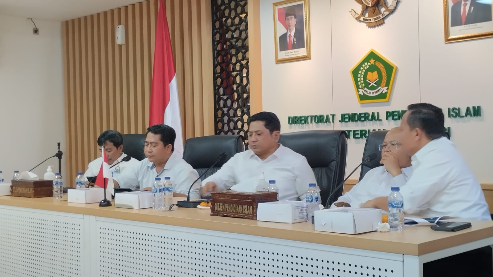 Kemenag kucurkan Rp1,3 triliun bantu siswa madrasah lewat Program Indonesia Pintar Kemenag kucurkan Rp1,3 triliun bantu siswa madrasah lewat Program Indonesia Pintar
