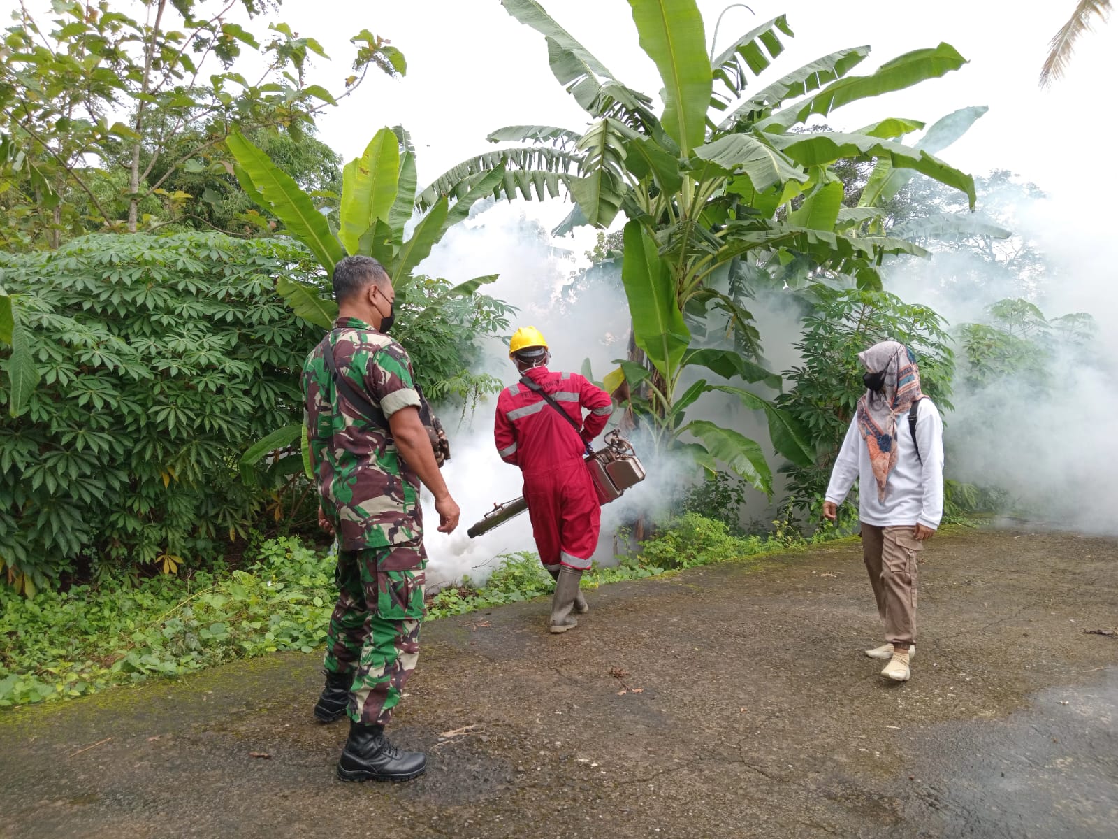 TNI dan Dinas Kesehatan Boyolali lakukan fogging antisipasi DBD musim hujan