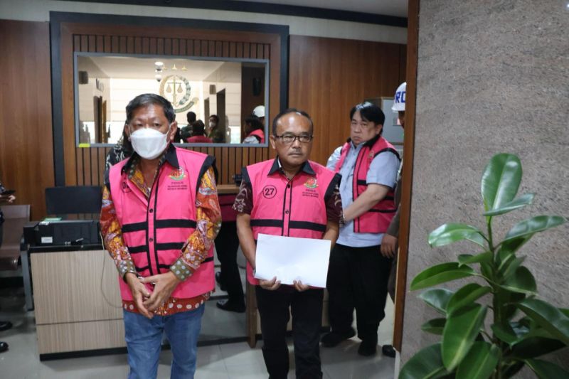 Kejagung tetapkan lima tersangka korupsi tata niaga komoditas timah Kejagung tetapkan lima tersangka korupsi tata niaga komoditas timah