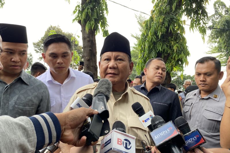Prabowo enggan beri keterangan soal pertemuan dengan Jokowi Rabu malam Prabowo enggan beri keterangan soal pertemuan dengan Jokowi Rabu malam
