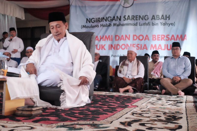 Keluarga besar Bani Falaq ikut dukung Prabowo-Gibran Keluarga besar Bani Falaq ikut dukung Prabowo-Gibran