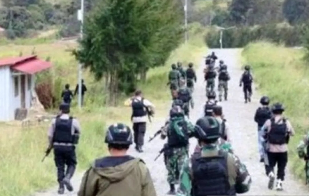 Ketegasan TNI-POLRI di Papua didukung tokoh Papua Ketegasan TNI-POLRI di Papua didukung tokoh Papua