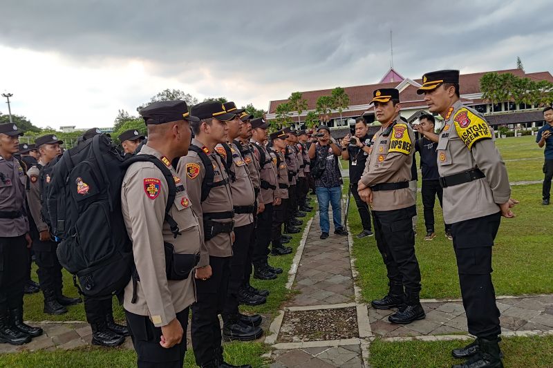 1.048 personel gabungan diterjunkan guna pengamanan pemilu di Tangerang 1.048 personel gabungan diterjunkan guna pengamanan pemilu di Tangerang