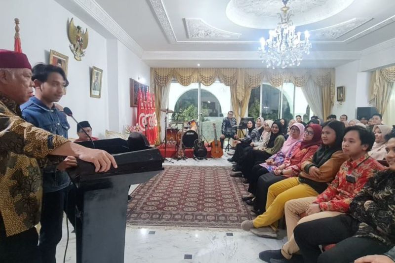 Menteri PUPR berpesan kepada pelajar RI di Tunisia untuk nikmati proses belajar Menteri PUPR berpesan kepada pelajar RI di Tunisia untuk nikmati proses belajar