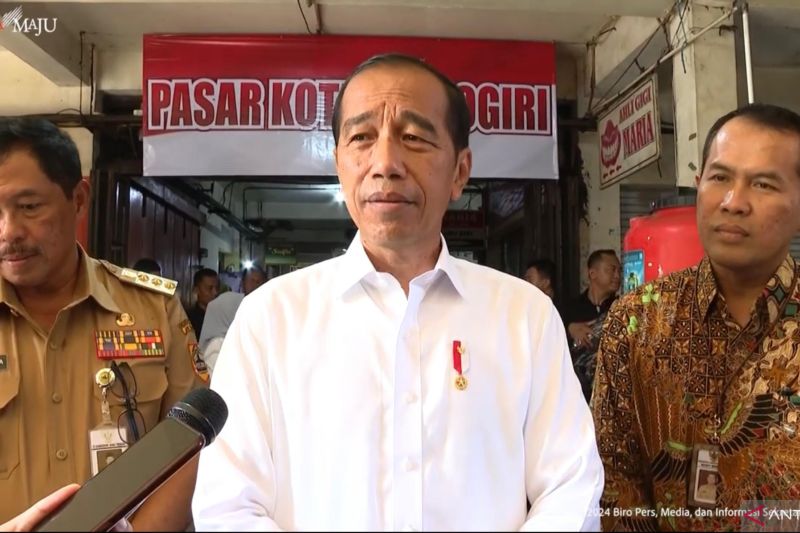 Jokowi konfirmasi rencana pertemuannya dengan Mahfud pada Kamis sore Jokowi konfirmasi rencana pertemuannya dengan Mahfud pada Kamis sore