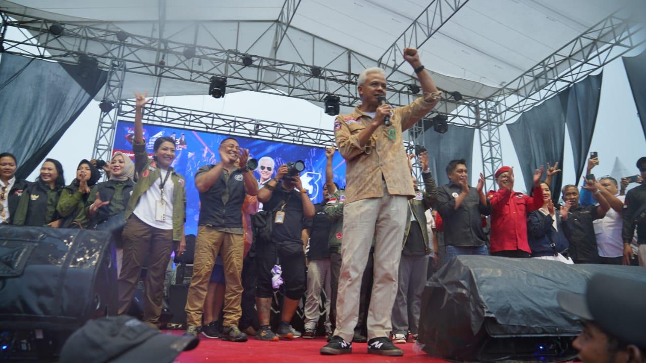 Puluhan ribu warga Kabupaten Magelang banjiri Deklarasi Akbar Ganjar Mahfud Puluhan ribu warga Kabupaten Magelang banjiri Deklarasi Akbar Ganjar Mahfud