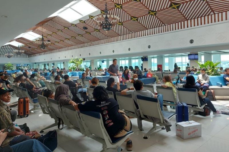 Bandara Adi Soemarmo pastikan erupsi Merapi tak ganggu operasional Bandara Adi Soemarmo pastikan erupsi Merapi tak ganggu operasional