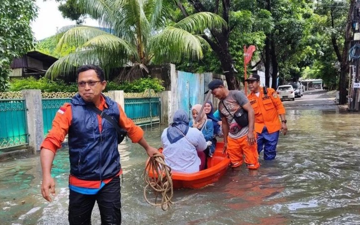 BPBD DKI laporkan dua RT dan lima ruas jalan di Jakarta banjir