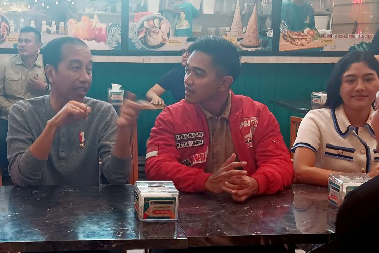 Kaesang beri isyarat Jokowi bisa duduki posisi ketum jika gabung PSI Kaesang beri isyarat Jokowi bisa duduki posisi ketum jika gabung PSI