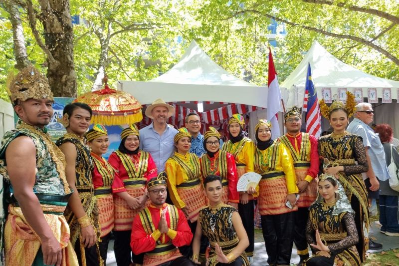KBRI Canberra kenalkan tarian Indonesia di festival budaya Australia KBRI Canberra kenalkan tarian Indonesia di festival budaya Australia