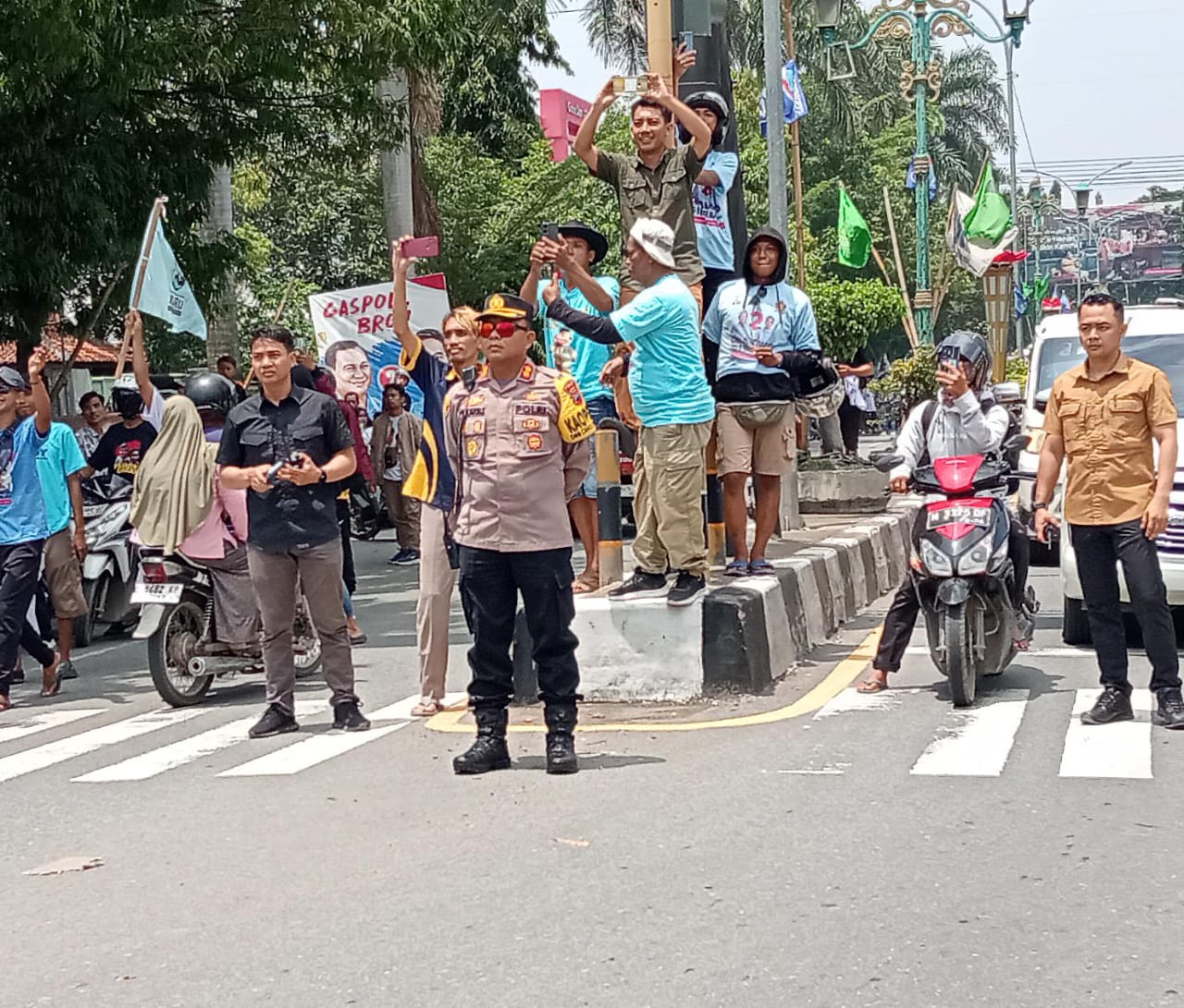 Kapolres Tegal terjun langsung amankan kampanye Paslon 02 oleh Ndaru Kapolres Tegal terjun langsung amankan kampanye Paslon 02 oleh Ndaru