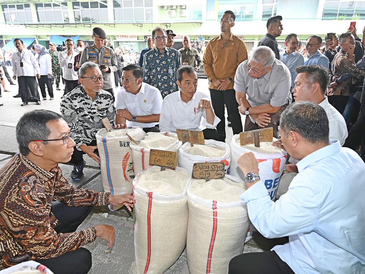 Panen tiba, harga beras di Cipinang turun Rp1.000 per kilogram Panen tiba, harga beras di Cipinang turun Rp1.000 per kilogram