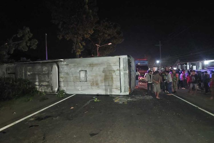 20 Februari 2023: Bus Sugeng Rahayu terguling di Nganjuk, satu tewas dan sembilan terluka