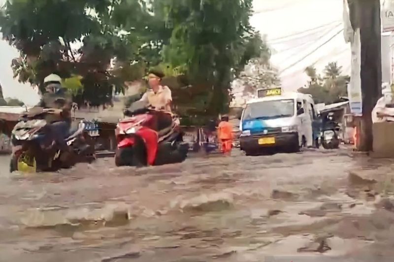 BPBD laporkan banjir terjadi di lima RT DKI Jakarta BPBD laporkan banjir terjadi di lima RT DKI Jakarta